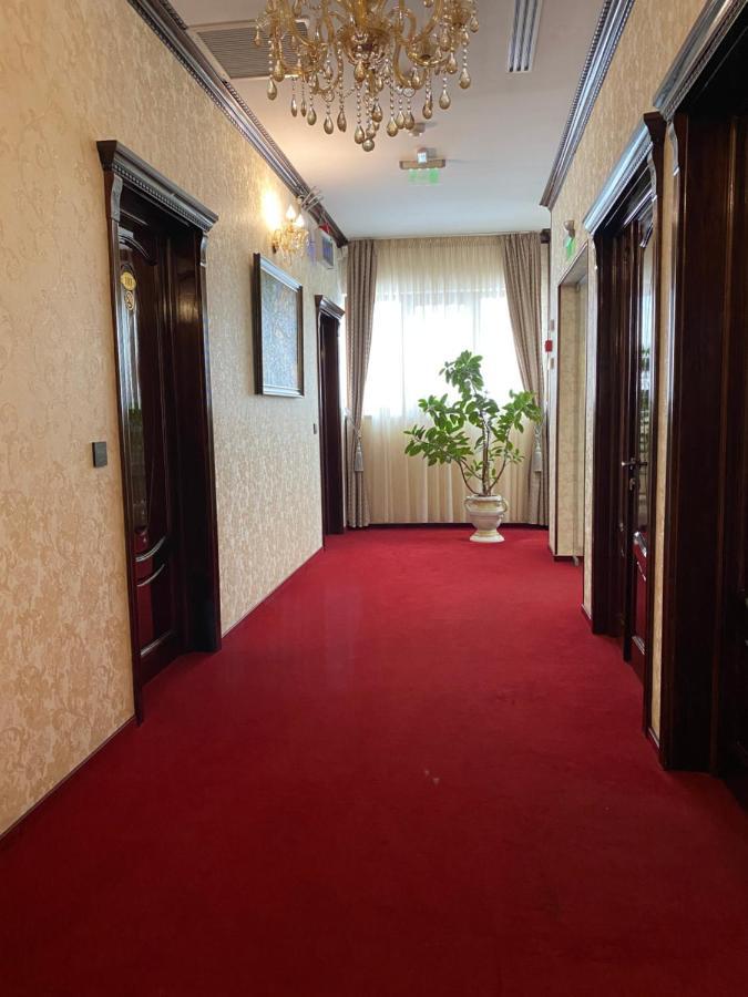 Hotel Onix Роман Екстериор снимка