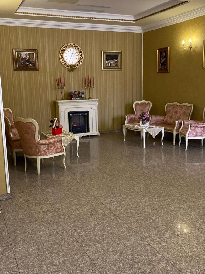 Hotel Onix Роман Екстериор снимка