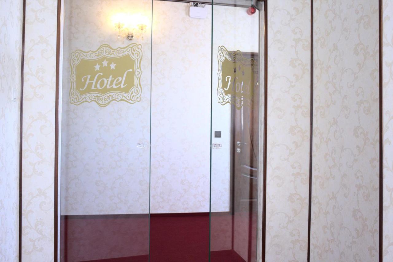 Hotel Onix Роман Екстериор снимка
