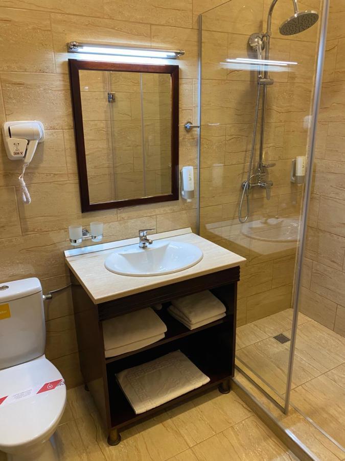 Hotel Onix Роман Екстериор снимка