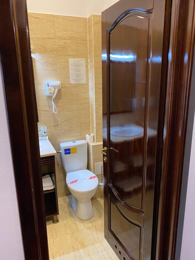 Hotel Onix Роман Екстериор снимка