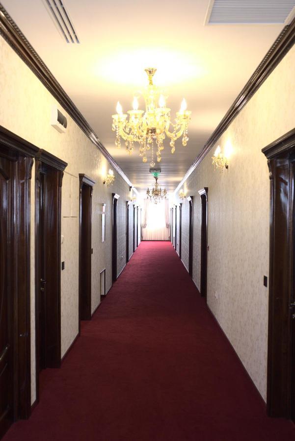 Hotel Onix Роман Екстериор снимка
