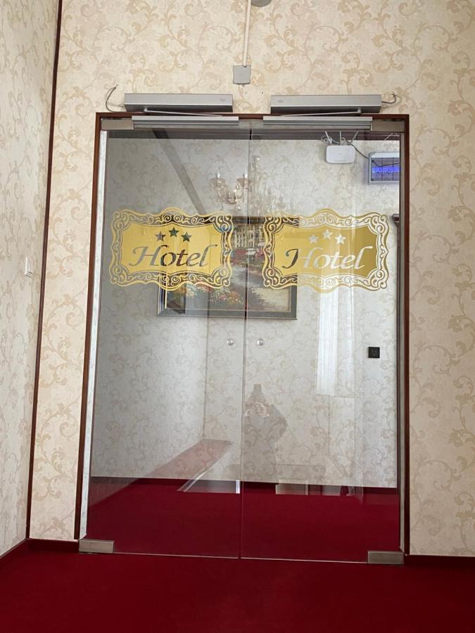 Hotel Onix Роман Екстериор снимка